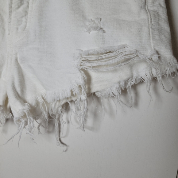 We The Free by Free People White Distressed Denim Button Fly Shorts Size 27 - Picture 3 of 10
